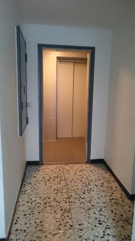 Sonniges Modernes Appartement Hoehenberg Кьолн Екстериор снимка