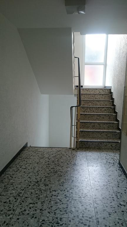 Sonniges Modernes Appartement Hoehenberg Кьолн Екстериор снимка