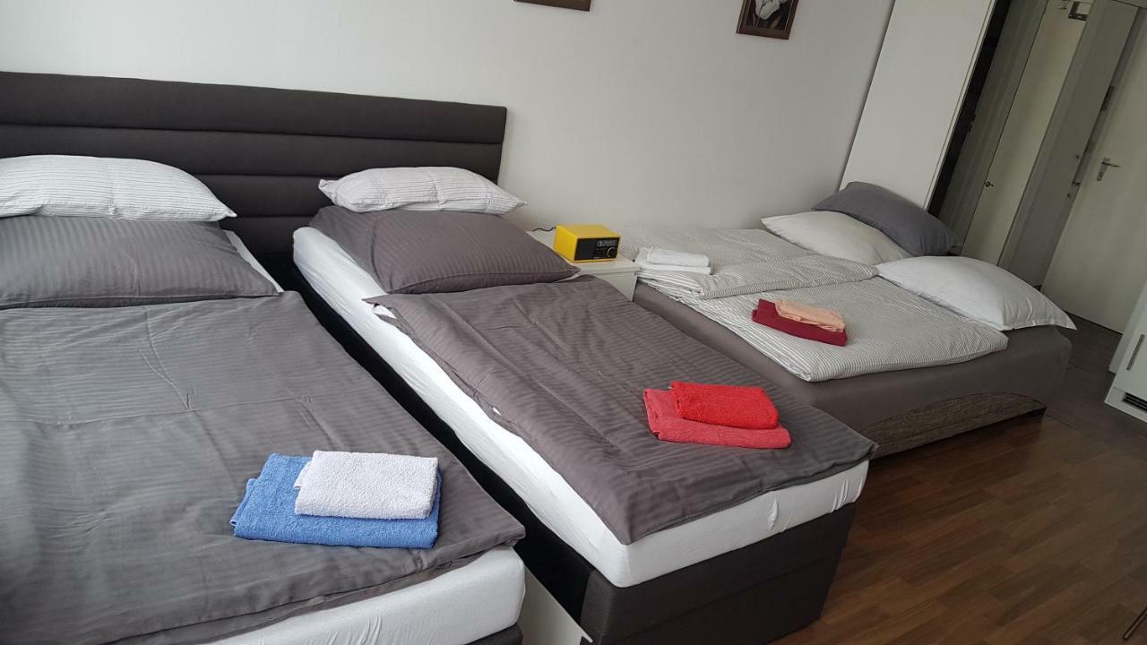 Sonniges Modernes Appartement Hoehenberg Кьолн Екстериор снимка