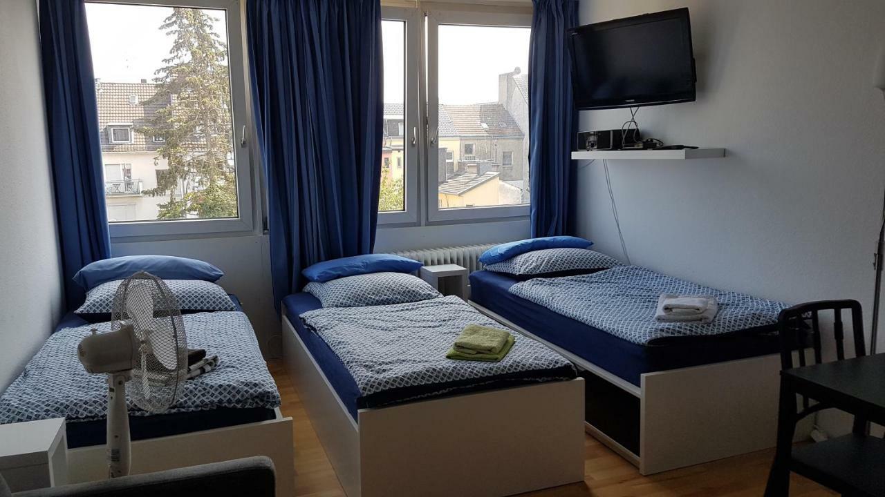 Sonniges Modernes Appartement Hoehenberg Кьолн Екстериор снимка