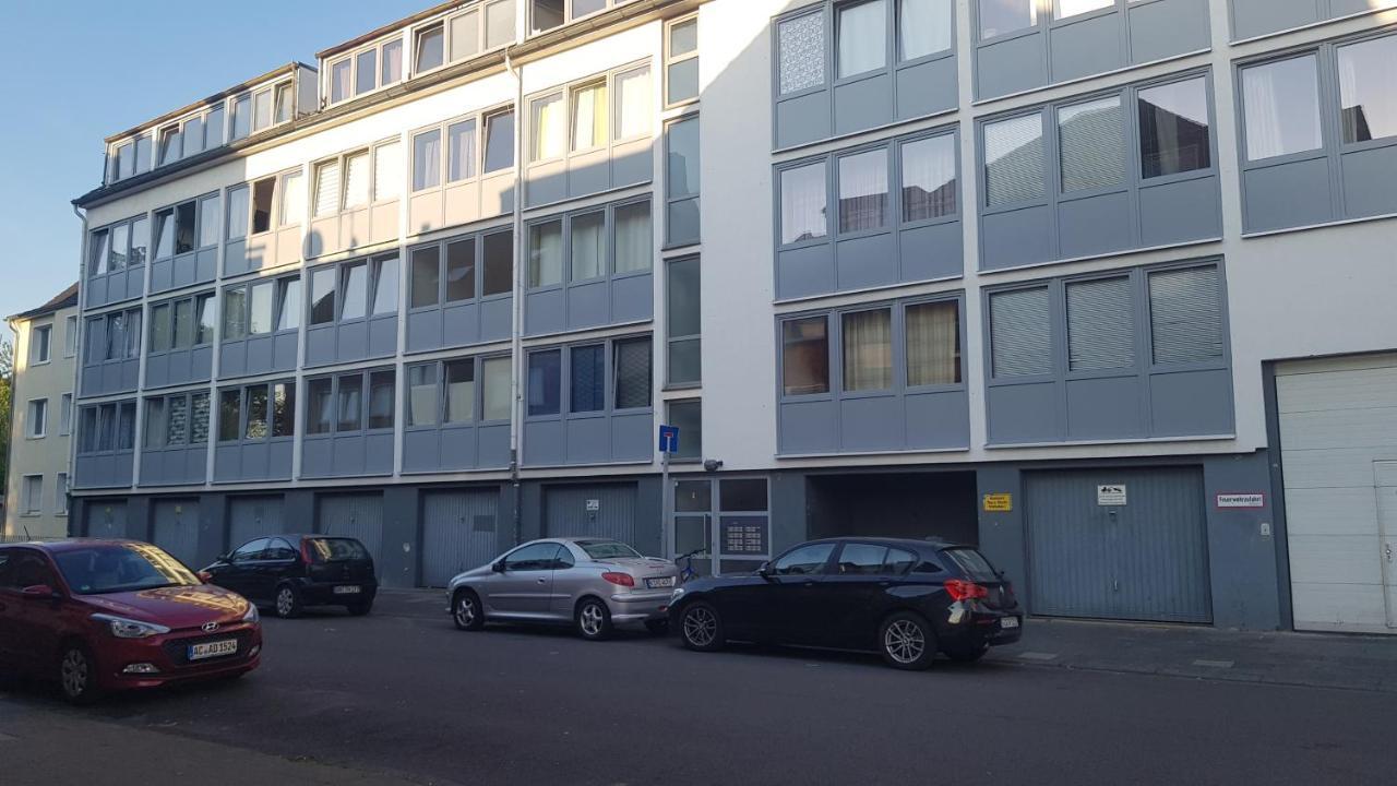 Sonniges Modernes Appartement Hoehenberg Кьолн Екстериор снимка