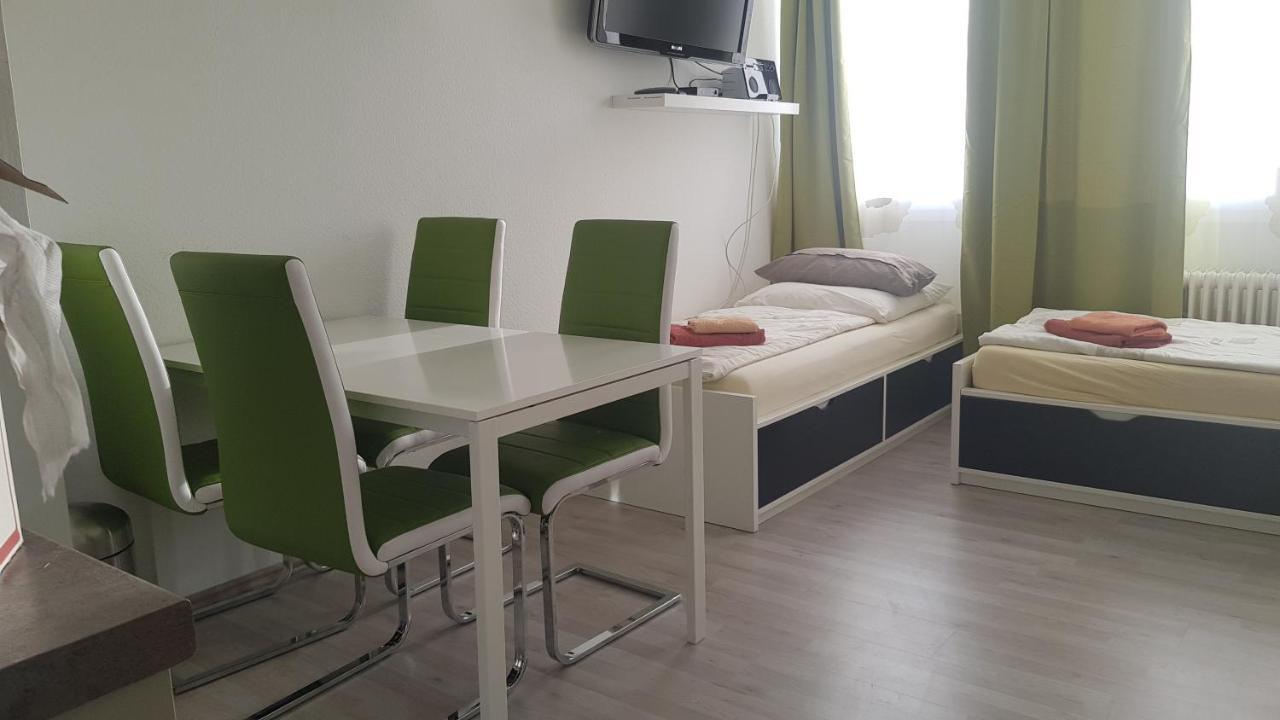 Sonniges Modernes Appartement Hoehenberg Кьолн Екстериор снимка
